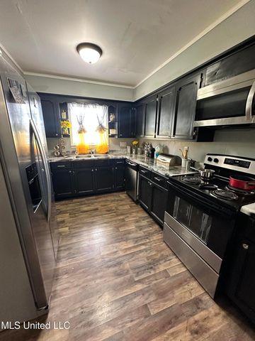 1420 S 9th Street, Columbus, MS 39701