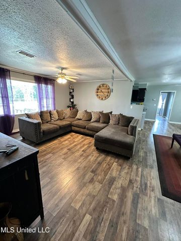 1420 S 9th Street, Columbus, MS 39701