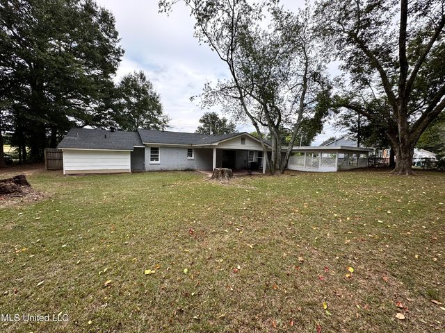 1420 S 9th Street, Columbus, MS 39701