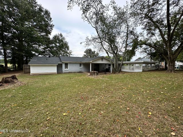 1420 S 9th Street, Columbus, MS 39701
