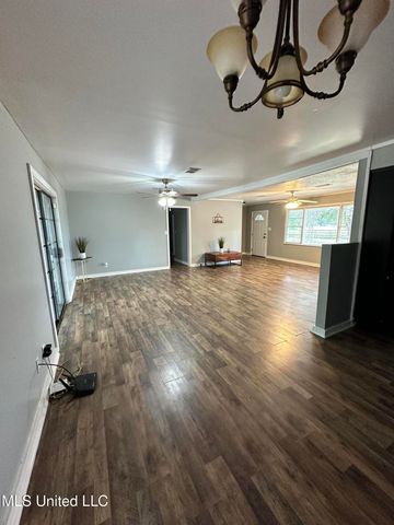 1420 S 9th Street, Columbus, MS 39701