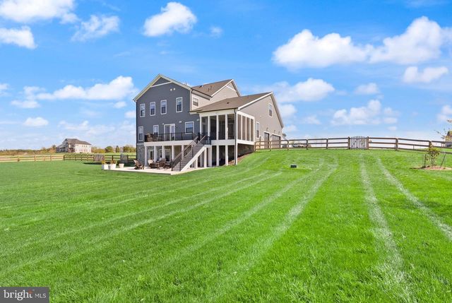 38866 SILVER KING CIR, Waterford, VA 20197