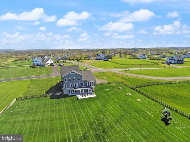 38866 SILVER KING CIR, Waterford, VA 20197