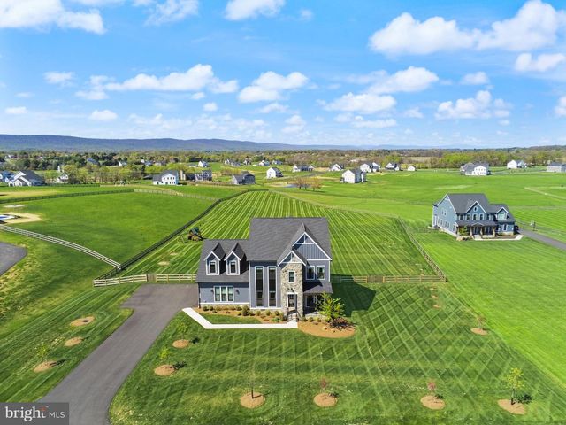 38866 SILVER KING CIR, Waterford, VA 20197
