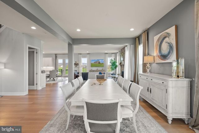 38866 SILVER KING CIR, Waterford, VA 20197