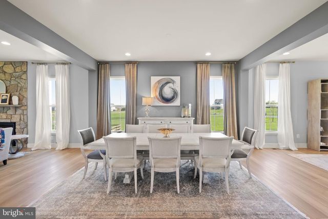 38866 SILVER KING CIR, Waterford, VA 20197