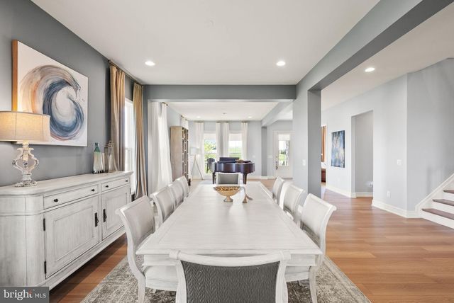 38866 SILVER KING CIR, Waterford, VA 20197