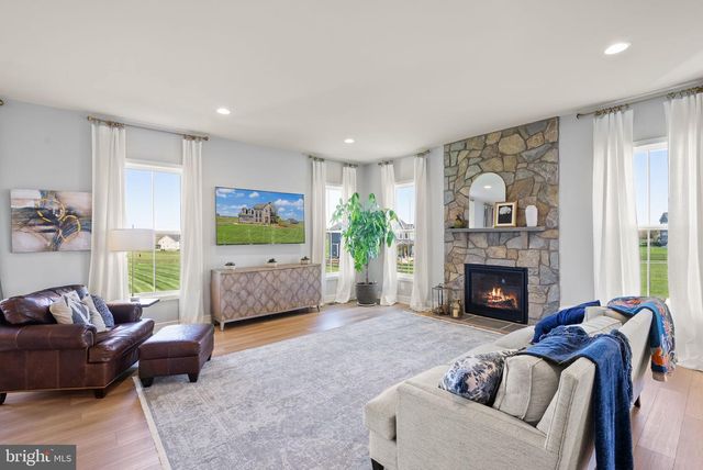 38866 SILVER KING CIR, Waterford, VA 20197