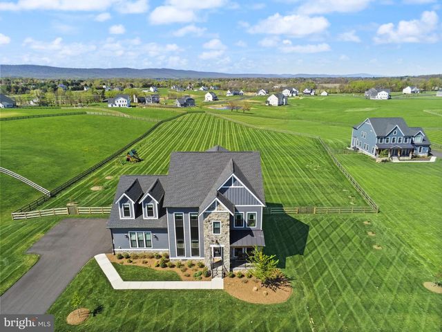 38866 SILVER KING CIR, Waterford, VA 20197