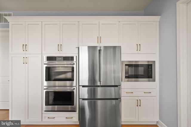 38866 SILVER KING CIR, Waterford, VA 20197