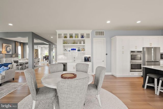 38866 SILVER KING CIR, Waterford, VA 20197