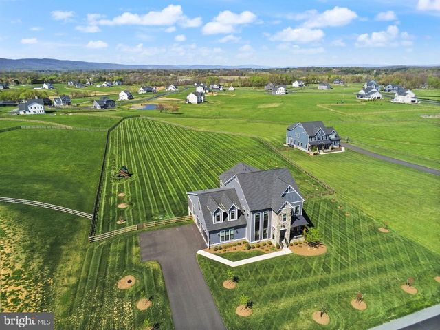 38866 SILVER KING CIR, Waterford, VA 20197