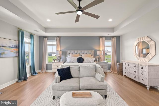 38866 SILVER KING CIR, Waterford, VA 20197
