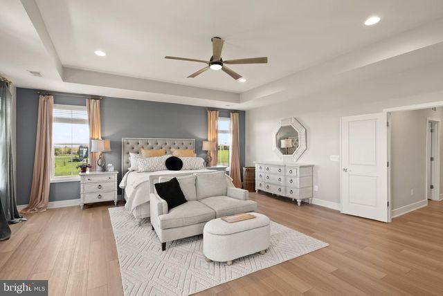 38866 SILVER KING CIR, Waterford, VA 20197
