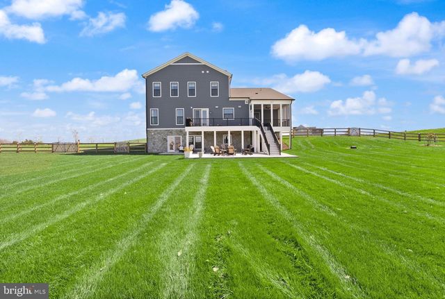 38866 SILVER KING CIR, Waterford, VA 20197
