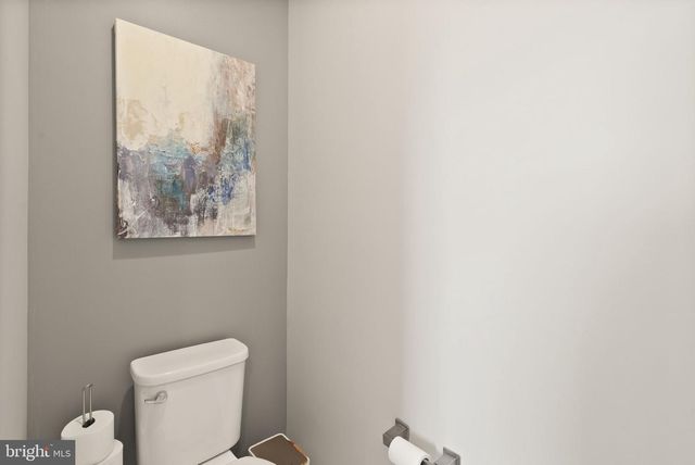 38866 SILVER KING CIR, Waterford, VA 20197