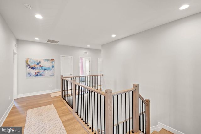 38866 SILVER KING CIR, Waterford, VA 20197
