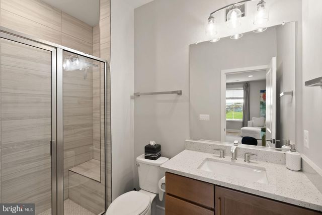 38866 SILVER KING CIR, Waterford, VA 20197