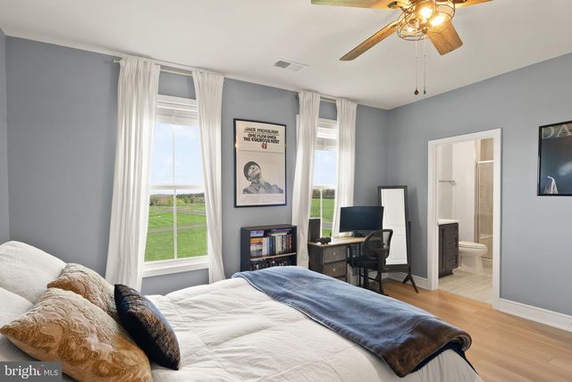 38866 SILVER KING CIR, Waterford, VA 20197
