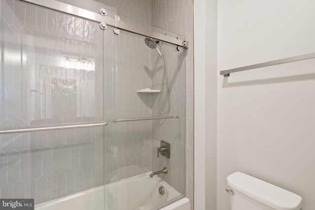 38866 SILVER KING CIR, Waterford, VA 20197