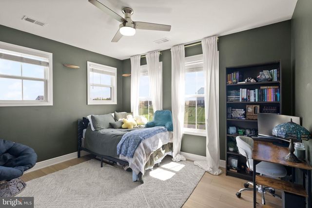 38866 SILVER KING CIR, Waterford, VA 20197