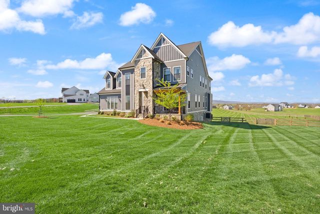 38866 SILVER KING CIR, Waterford, VA 20197