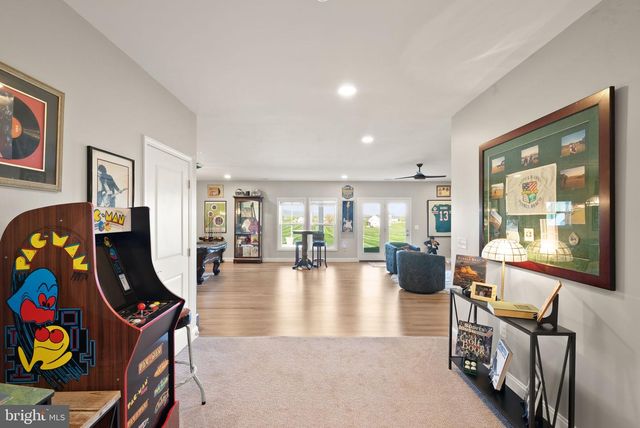 38866 SILVER KING CIR, Waterford, VA 20197