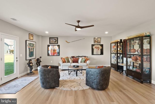 38866 SILVER KING CIR, Waterford, VA 20197