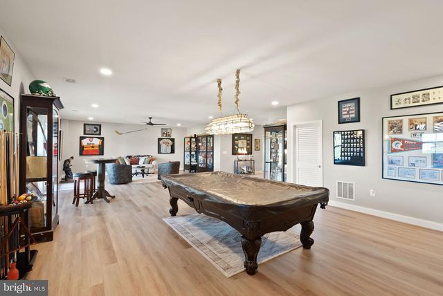 38866 SILVER KING CIR, Waterford, VA 20197