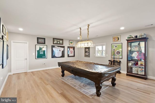 38866 SILVER KING CIR, Waterford, VA 20197