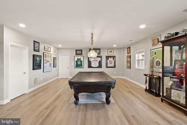 38866 SILVER KING CIR, Waterford, VA 20197