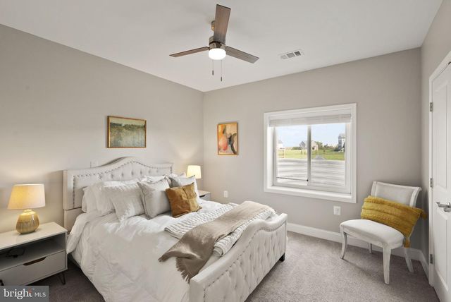 38866 SILVER KING CIR, Waterford, VA 20197