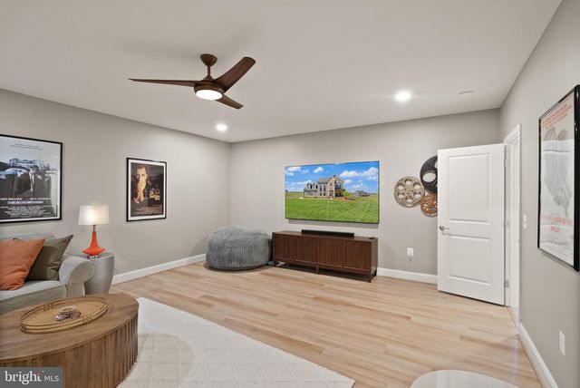 38866 SILVER KING CIR, Waterford, VA 20197