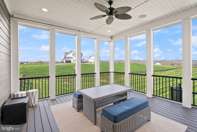 38866 SILVER KING CIR, Waterford, VA 20197