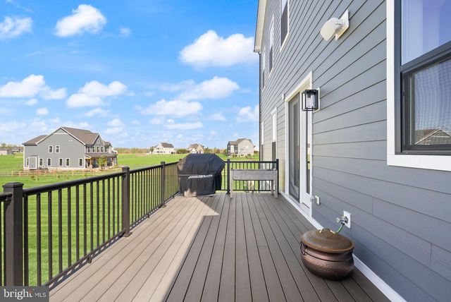 38866 SILVER KING CIR, Waterford, VA 20197