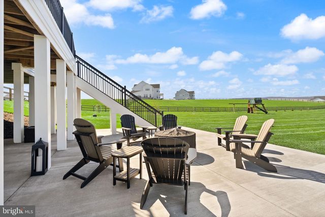 38866 SILVER KING CIR, Waterford, VA 20197