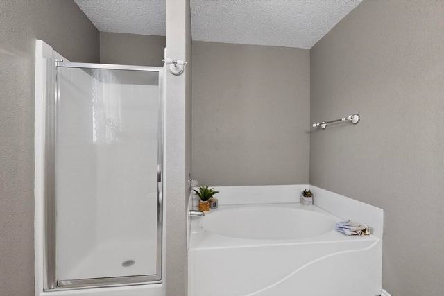 10604 Cobblestone Drive, Benbrook, TX 76126