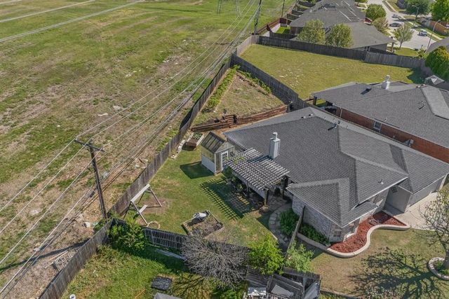 10604 Cobblestone Drive, Benbrook, TX 76126