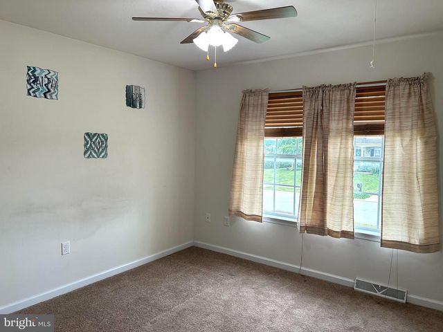 1305 SUMMIT RUN CT, York, PA 17408
