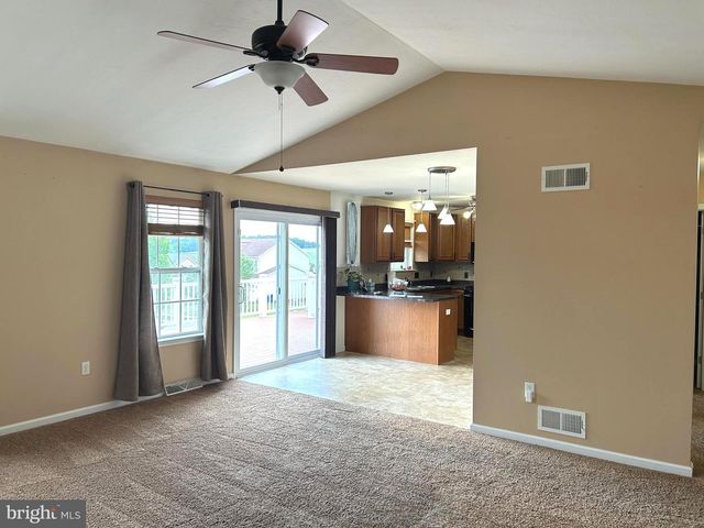 1305 SUMMIT RUN CT, York, PA 17408