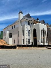 180 5th Street, Fayetteville, GA 30214