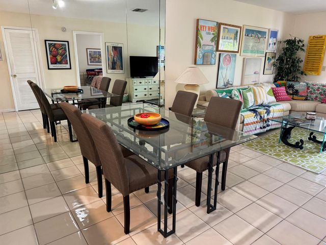 5200 Privet B Place B, Delray Beach, FL 33484