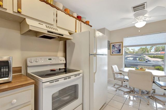 5200 Privet B Place B, Delray Beach, FL 33484