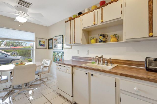 5200 Privet B Place B, Delray Beach, FL 33484