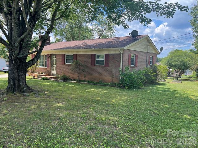 621 Legion Road, Lenoir, NC 28645