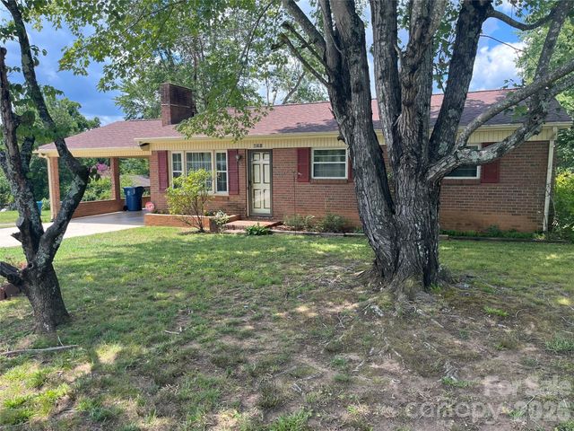 621 Legion Road, Lenoir, NC 28645