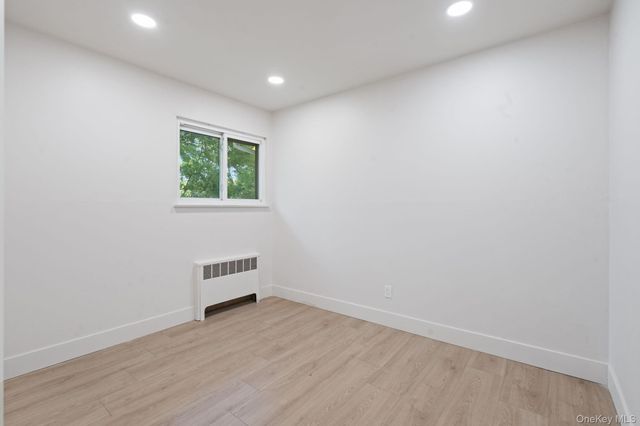 14 Ellen Place, Kings Park, NY 11754