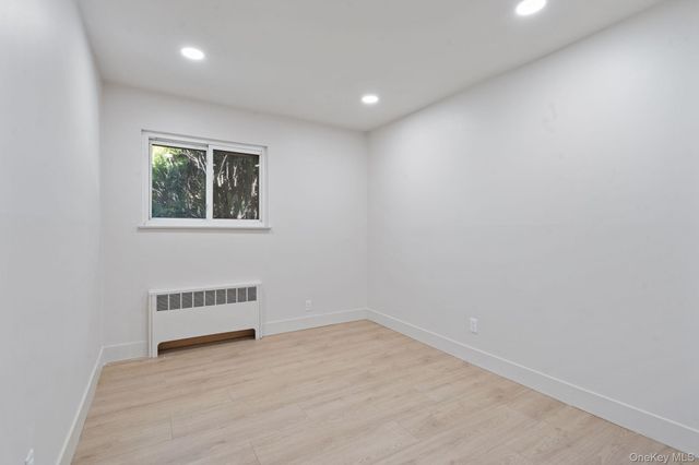 14 Ellen Place, Kings Park, NY 11754