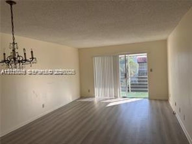 3774 Inverrary Boulevard 305P, Lauderhill, FL 33319
