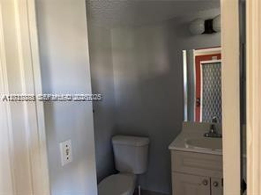 3774 Inverrary Boulevard 305P, Lauderhill, FL 33319